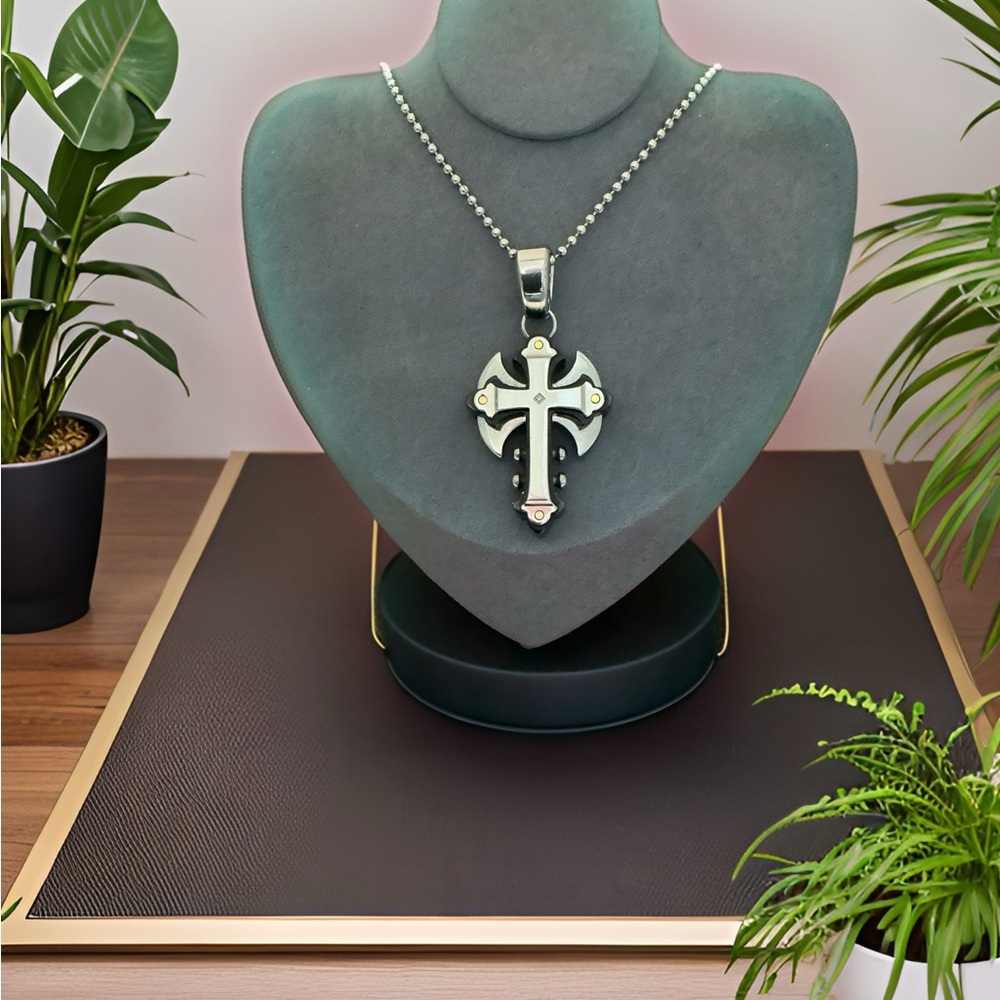 Men’s Stainless Steel Silver Cross With Diamond Pendant Necklace